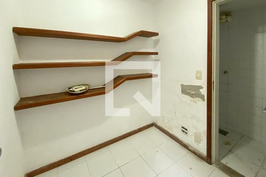 Quarto de Serviço de apartamento à venda com 3 quartos, 128m² em Icaraí, Niterói