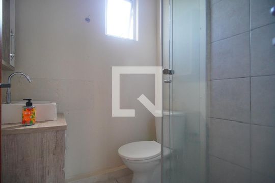 Banheiro de apartamento à venda com 2 quartos, 51m² em Rio dos Sinos, São Leopoldo