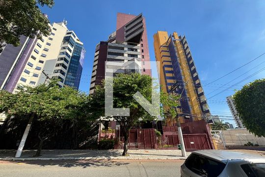 Fachada de casa à venda com 4 quartos, 331m² em Jardim Avelino, São Paulo