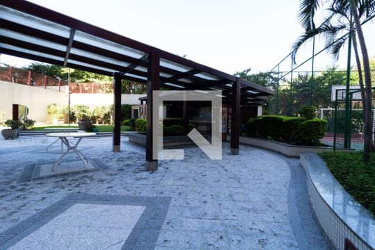 Área comum de casa à venda com 4 quartos, 331m² em Jardim Avelino, São Paulo
