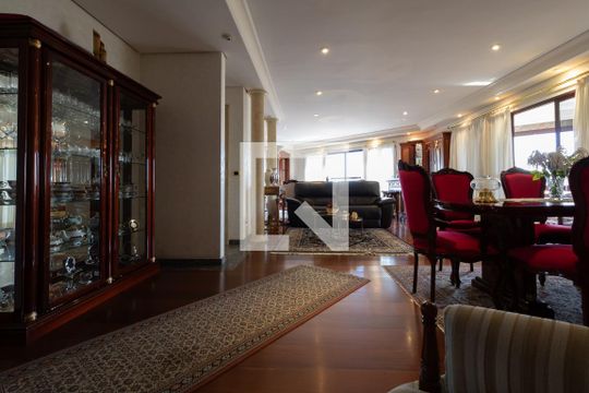 Sala 1 de casa à venda com 4 quartos, 331m² em Jardim Avelino, São Paulo
