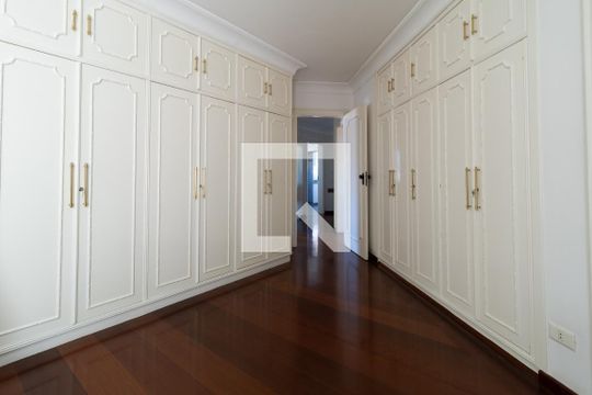 Suite 1 de casa à venda com 4 quartos, 331m² em Jardim Avelino, São Paulo
