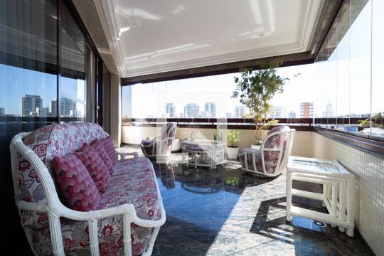 Varanda de casa à venda com 4 quartos, 331m² em Jardim Avelino, São Paulo
