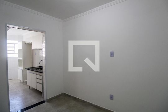 Sala de casa para alugar com 2 quartos, 60m² em Parque Independência, São Paulo