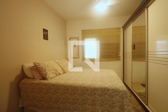 Suíte - Quarto 1 de casa à venda com 2 quartos, 275m² em Santa Terezinha, Santo André