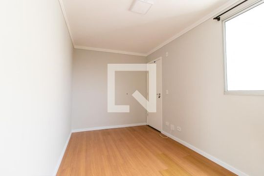Sala de apartamento para alugar com 2 quartos, 44m² em Pinheirinho, Curitiba