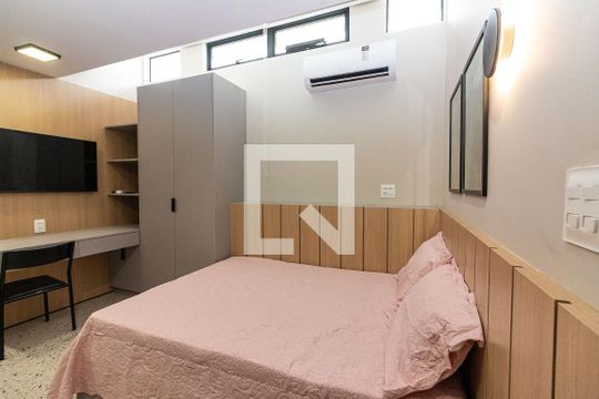 Kitnet Studio Mobiliado - Quarto de kitnet/studio para alugar com 1 quarto, 18m² em Asa Norte, Brasília