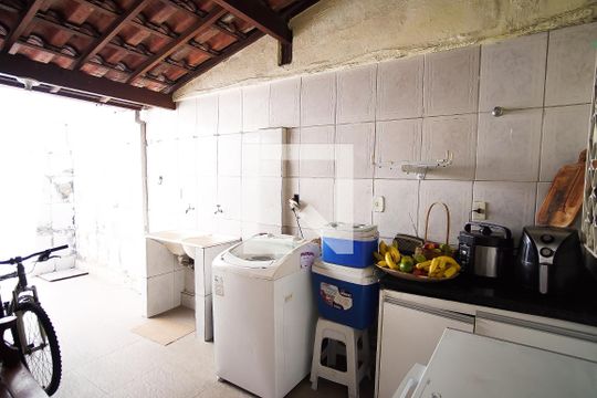 Área de Serviço de casa para alugar com 3 quartos, 72m² em Planalto, Belo Horizonte