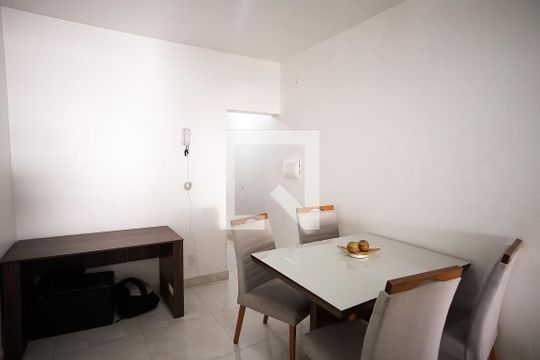 Sala de Jantar de casa para alugar com 3 quartos, 72m² em Planalto, Belo Horizonte