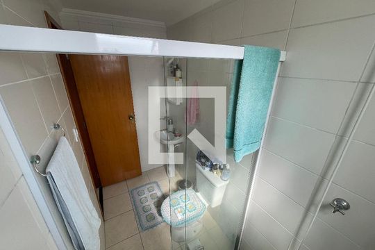 Banheiro de apartamento à venda com 1 quarto, 40m² em Centro, Guarulhos