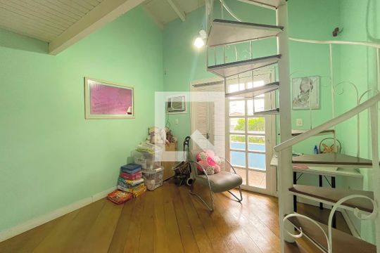Quarto 1 de casa à venda com 4 quartos, 310m² em Jardim Itu, Porto Alegre