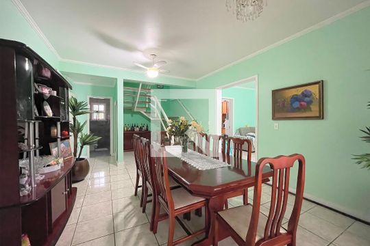 Sala de Jantar de casa à venda com 4 quartos, 310m² em Jardim Itu, Porto Alegre