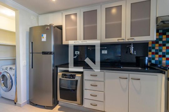 Cozinha e Área de Serviço de kitnet/studio para alugar com 1 quarto, 67m² em Itaim Bibi, São Paulo