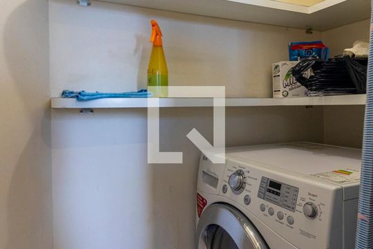 Cozinha e Área de Serviço de kitnet/studio para alugar com 1 quarto, 67m² em Itaim Bibi, São Paulo