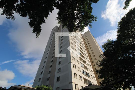 Fachada de apartamento para alugar com 3 quartos, 68m² em Vila Isa, São Paulo