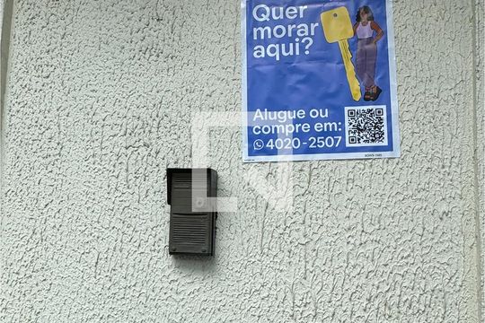 Fachada de casa à venda com 3 quartos, 180m² em Nova Aldeinha/aldeia, Barueri