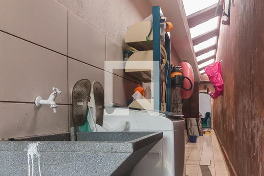 Área de Serviço de casa para alugar com 2 quartos, 500m² em Vila Aurea, Poá