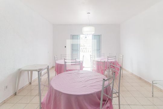 Sala de casa para alugar com 2 quartos, 500m² em Vila Aurea, Poá