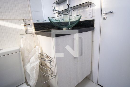 Banheiro de apartamento para alugar com 2 quartos, 47m² em Jardim Leonor Mendes de Barros, São Paulo