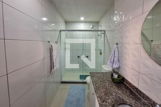 Banheiro da Suíte 2 de casa de condomínio à venda com 4 quartos, 850m² em Badu, Niterói