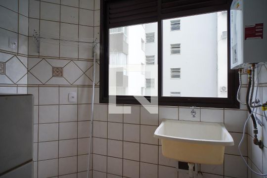 Cozinha e Área de Serviço de apartamento para alugar com 2 quartos, 69m² em Agronômica, Florianópolis