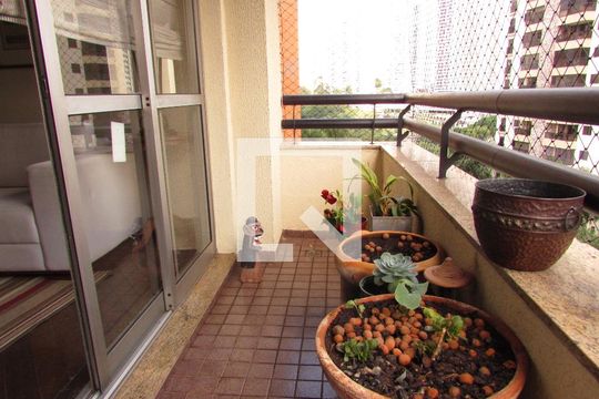 Varanda da Sala de apartamento à venda com 4 quartos, 151m² em Vila Suzana, São Paulo
