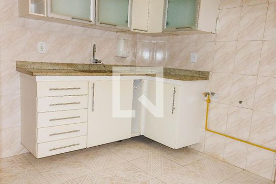 Cozinha de apartamento para alugar com 2 quartos, 75m² em Méier, Rio de Janeiro