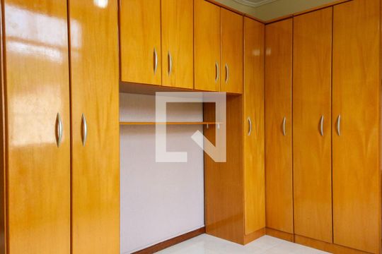 Quarto 1 de apartamento para alugar com 2 quartos, 75m² em Méier, Rio de Janeiro