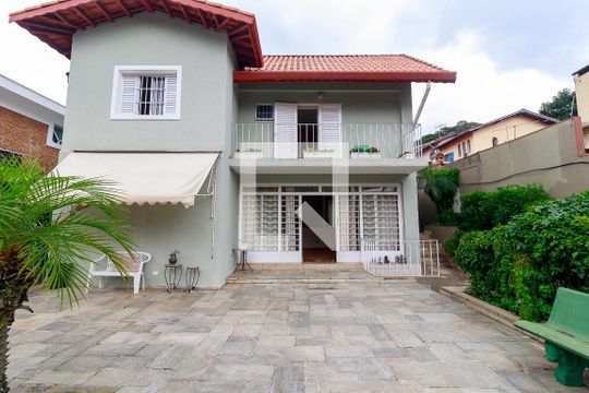 Fachada de casa para alugar com 4 quartos, 465m² em Brooklin, São Paulo