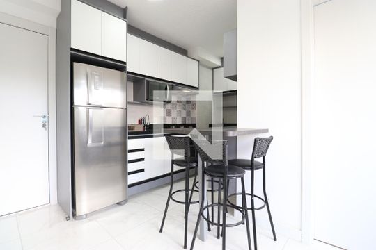 Cozinha de apartamento para alugar com 2 quartos, 34m² em Várzea da Barra Funda, São Paulo