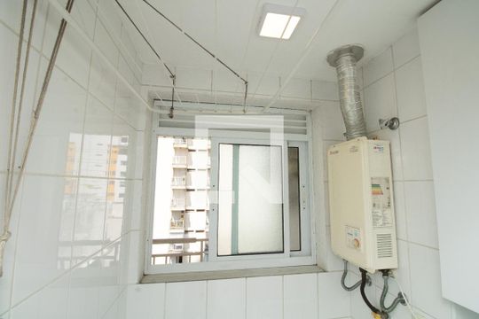 Área de serviço, Janela e aquecedor a gás de apartamento à venda com 2 quartos, 55m² em Vila Olímpia, São Paulo