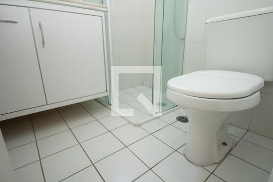 Banheiro, louça sanitária de apartamento à venda com 2 quartos, 55m² em Vila Olímpia, São Paulo