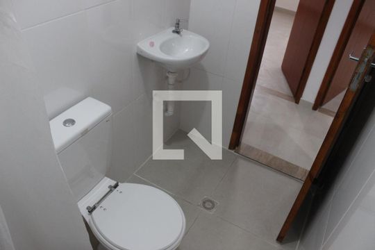 Banheiro de apartamento para alugar com 2 quartos, 45m² em Centro, São Vicente