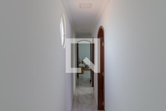 Corredor de casa à venda com 4 quartos, 130m² em Vila Lais, São Paulo