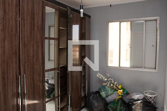 Quarto 1 de apartamento para alugar com 2 quartos, 55m² em Jardim Planalto, São Paulo