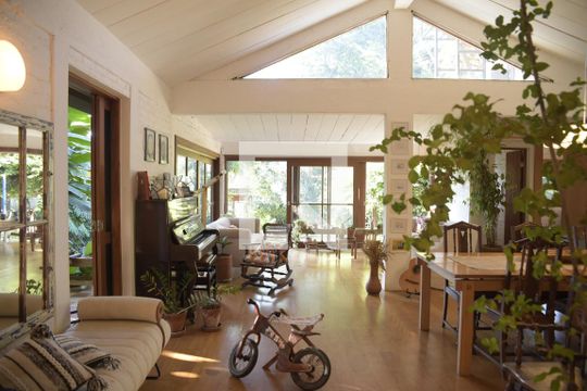 Sala de casa de condomínio para alugar com 3 quartos, 320m² em Jardim Colibri, Cotia