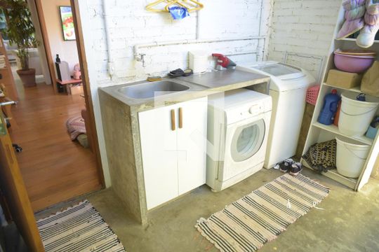 Área de Serviço de casa de condomínio para alugar com 3 quartos, 320m² em Jardim Colibri, Cotia