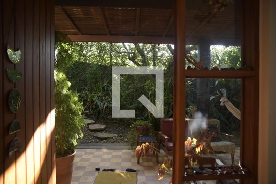 Sala de casa de condomínio para alugar com 3 quartos, 320m² em Jardim Colibri, Cotia