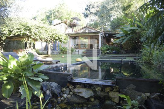 Quintal de casa de condomínio para alugar com 3 quartos, 320m² em Jardim Colibri, Cotia