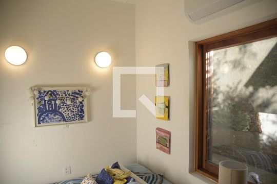 Quarto de casa de condomínio para alugar com 3 quartos, 320m² em Jardim Colibri, Cotia