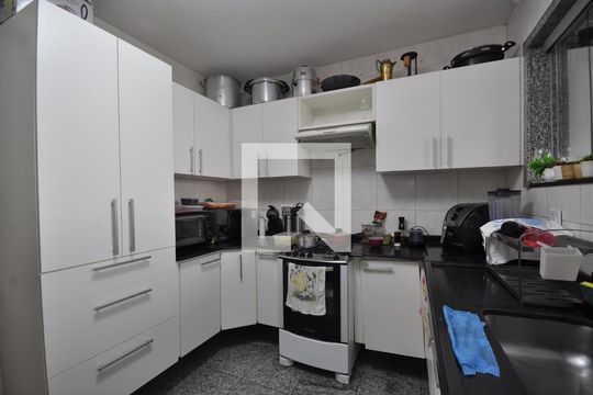Cozinha de apartamento à venda com 3 quartos, 94m² em Vila Albertina, São Paulo