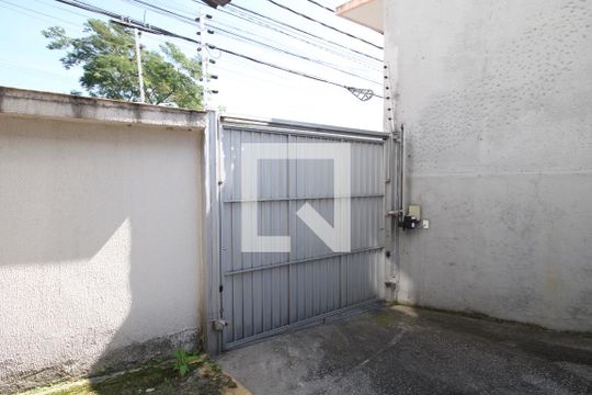Garagem de kitnet/studio para alugar com 1 quarto, 17m² em Vila Marieta, São Paulo