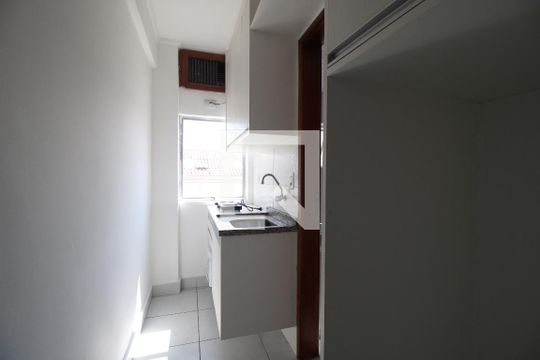 Sala/Cozinha de kitnet/studio para alugar com 1 quarto, 17m² em Vila Marieta, São Paulo