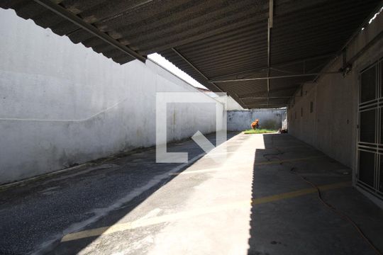 Garagem de kitnet/studio para alugar com 1 quarto, 17m² em Vila Marieta, São Paulo