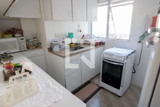Cozinha de apartamento à venda com 3 quartos, 110m² em Icaraí, Niterói