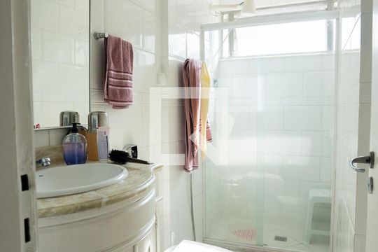 Banheiro de apartamento à venda com 3 quartos, 110m² em Icaraí, Niterói