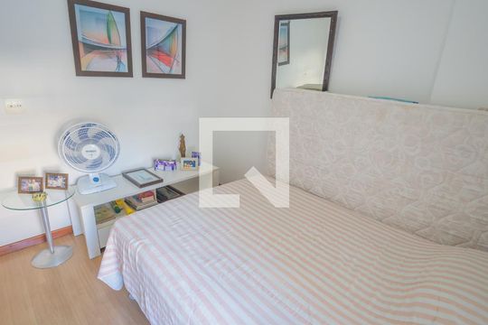 Quarto de apartamento à venda com 3 quartos, 110m² em Icaraí, Niterói