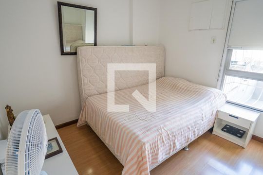 Quarto de apartamento à venda com 3 quartos, 110m² em Icaraí, Niterói