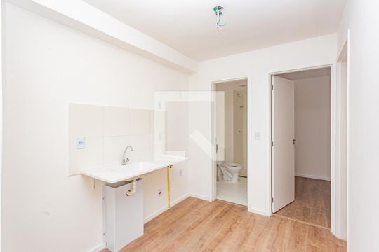 Cozinha de apartamento para alugar com 2 quartos, 33m² em Ipiranga, São Paulo