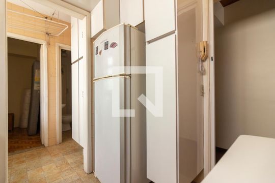 Cozinha de apartamento à venda com 2 quartos, 74m² em Pinheiros, São Paulo